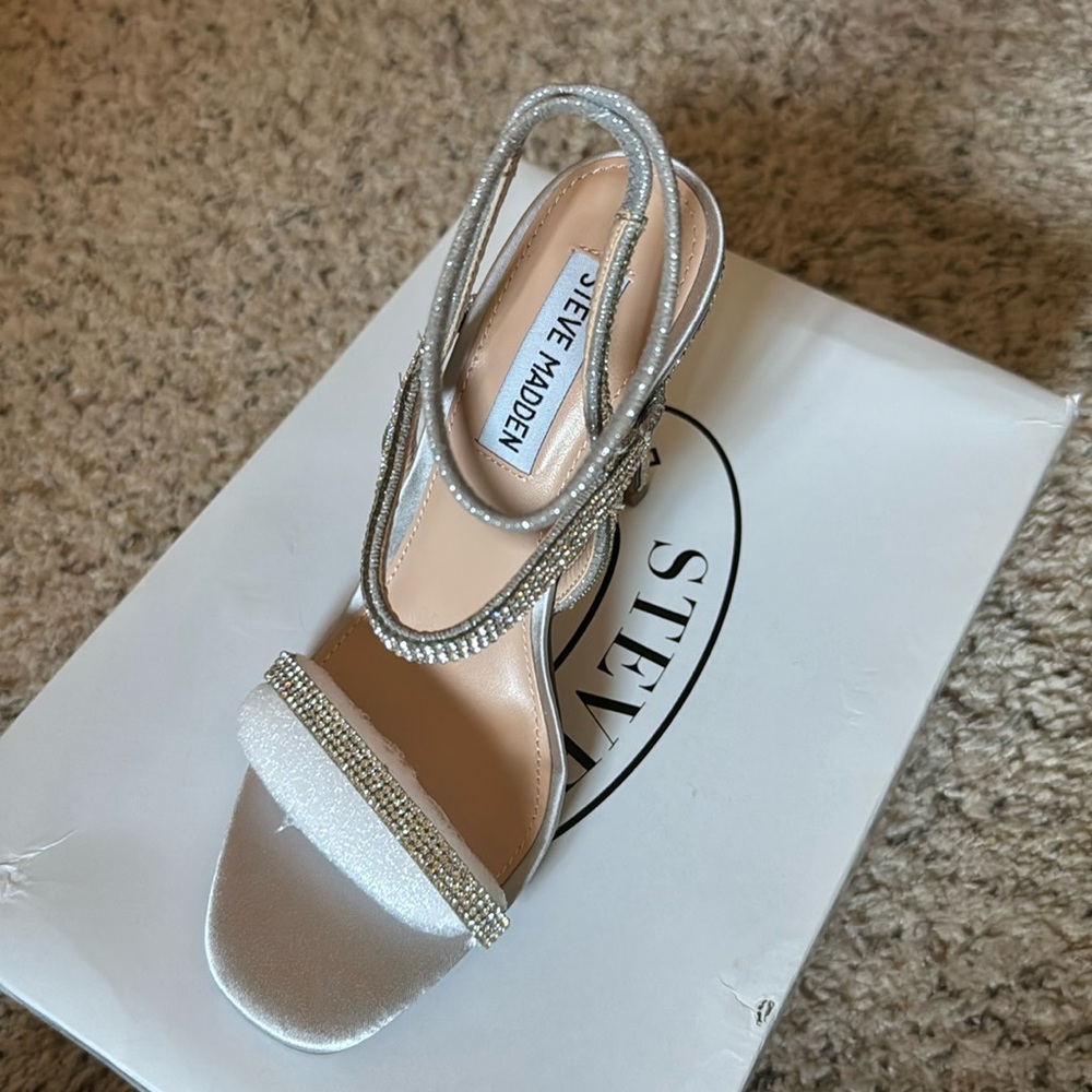 Steve Madden Nectur Silver Rhinestone Strappy Sandals - Brand New in Box